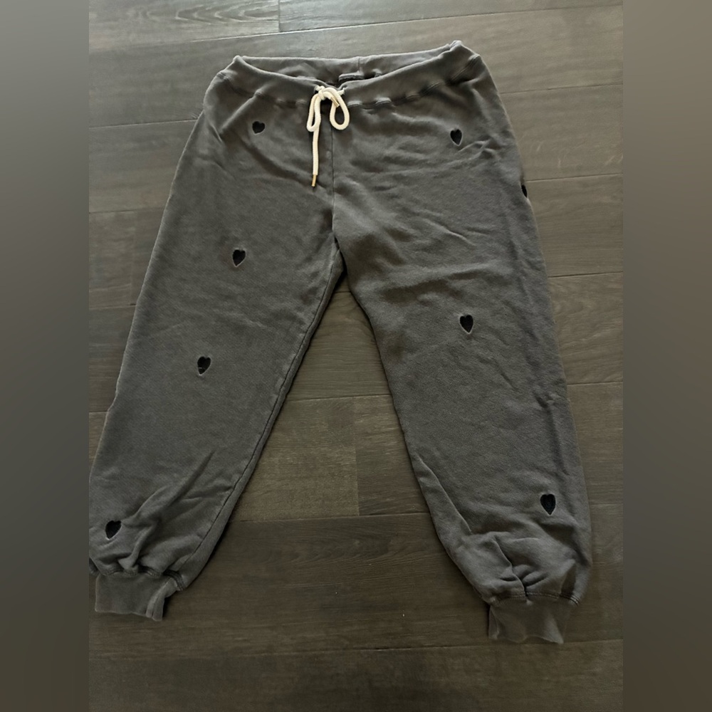 ❌SOLD❌ The Great. Gray Heart Embroidered Sweatpants Size 3/Large